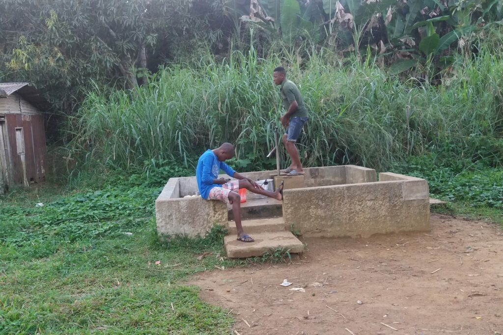 Eau dans le village de Minvoul