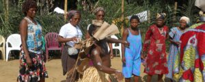 Danseur dans le village de Minvoul